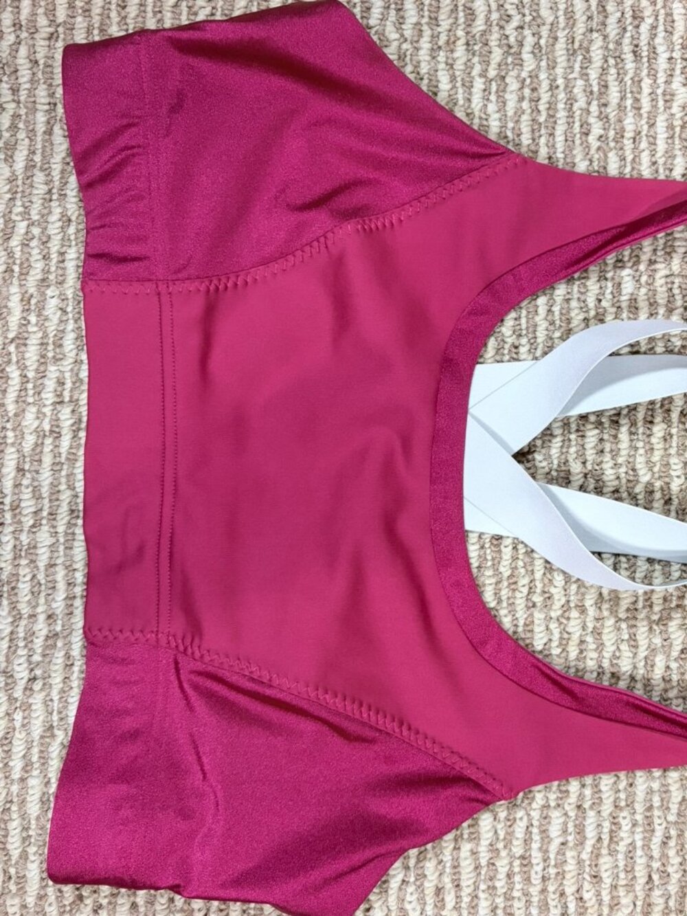 #114 Fabletics Magenta Criss Cross Back Medium Impact Sports Bra, Size XL
